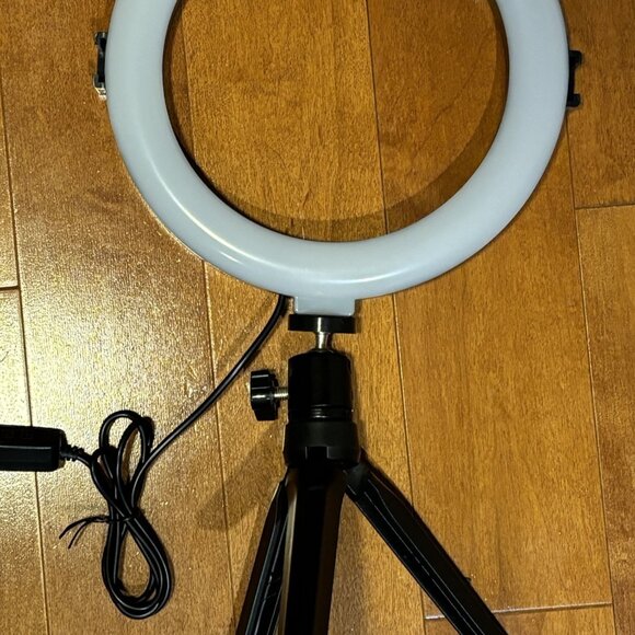 Ring Light 8” with Tripod Stand - Picture 4 of 8